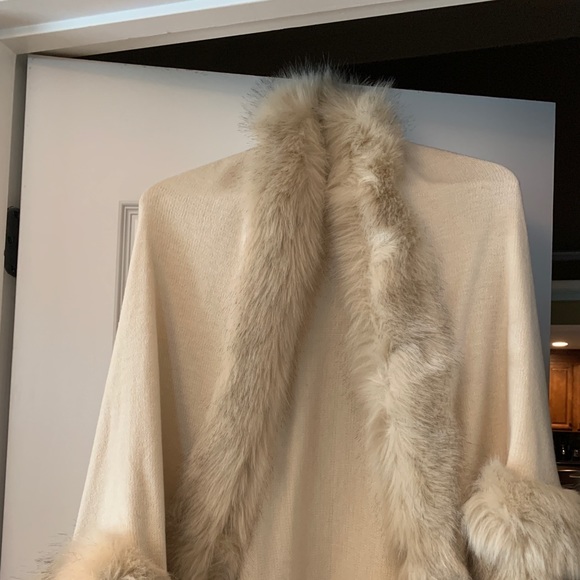 Women’s beige sweater - Picture 1 of 2